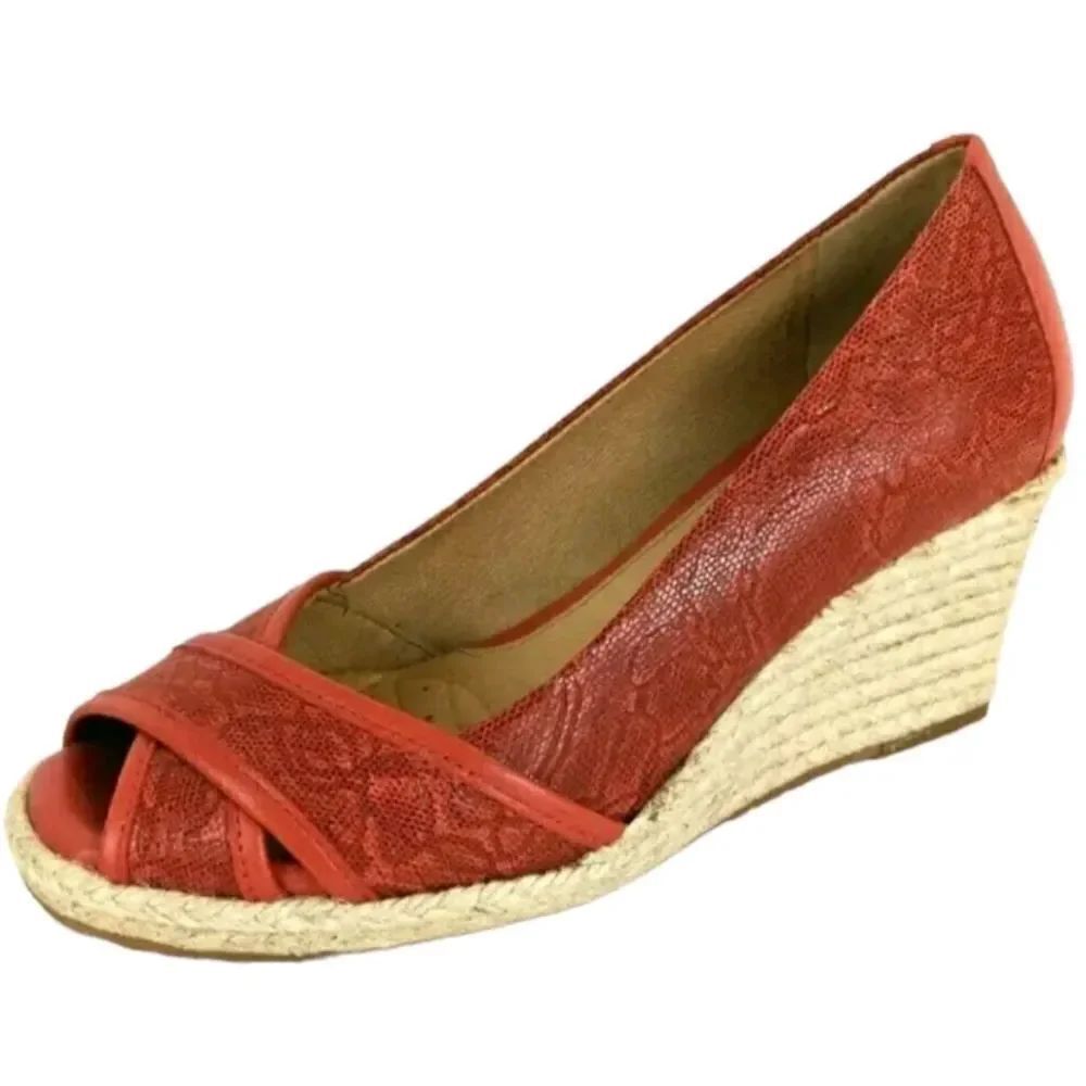 NURTURE WOMEN'S ANTONIA LEATHER WEDGE ESPADRILLE PUMPS